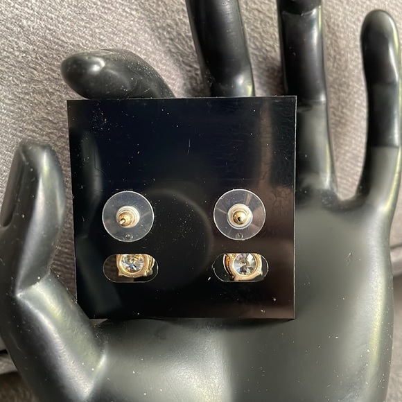 NWT.  Vintage Lindenwold Large Glamorous Cubic Zirconia Earrings. - Picture 4 of 4